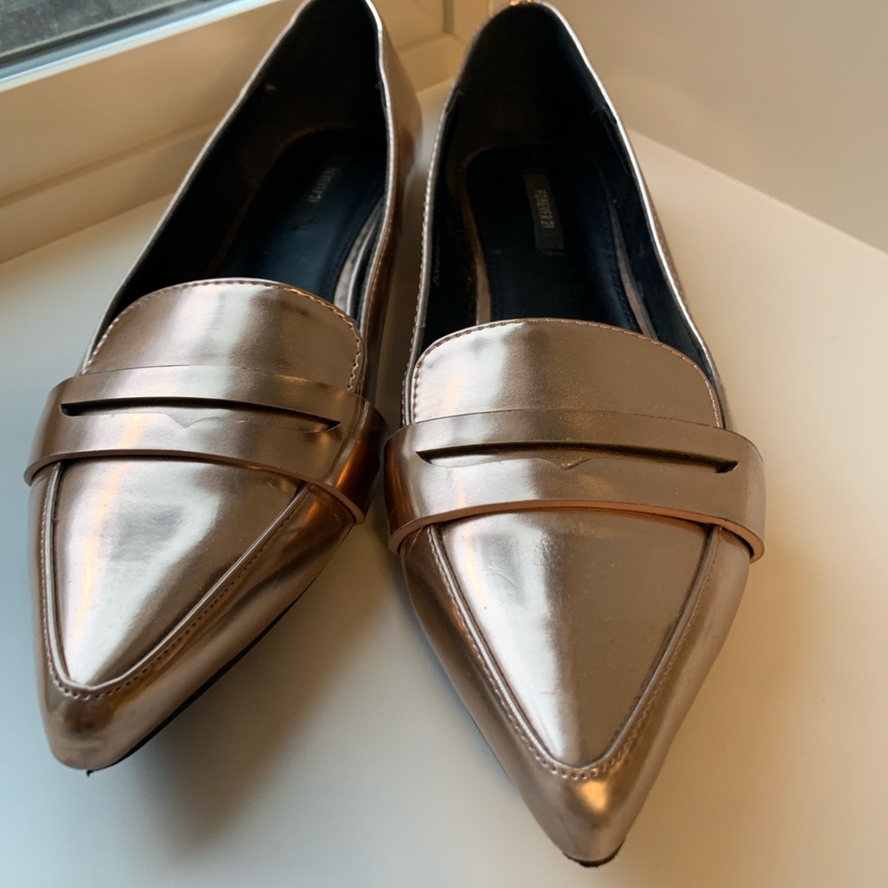 Forever 21 Pointed Faux Leather Loafers in Gold ✨